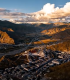 西藏城市建筑与自然风光俯瞰9077#横屏 