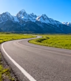 公路旁雪山草地自然风光3215#横屏 