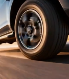 公路上行驶汽车的轮胎特写3247#横屏 