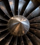 工厂内飞机发动机特写(1)5740#横屏 