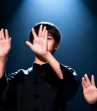 舞台上站立的青少年群体11166#横屏 