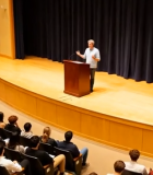 舞台上演讲者对观众演讲8496#横屏 