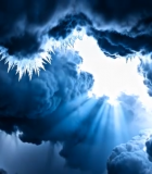 乌云密布中透出光束的天空10685#横屏 