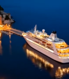 港口停靠的大型游轮夜景2356#横屏 