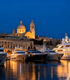 港口停泊的豪华游艇12668#横屏 