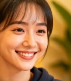 微笑女性半身特写2985#横屏 