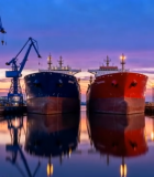 港口暮色中的货轮与起重机11827#横屏 