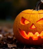 万圣节南瓜灯置于落叶中10653#横屏 