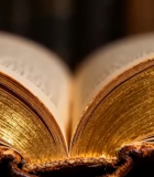 翻开的复古精装书籍特写4655#横屏 