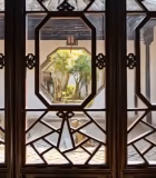 苏州园林中式窗棂与瓷器展示3448#横屏 