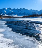 冬季雪山下的河流风光(1)13473#横屏 