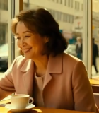 室内女性喝咖啡交谈画面7213#横屏 