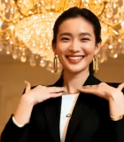 室内女士转身特写素材8018#横屏 