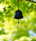 树枝上悬挂的日式风铃2886#横屏 