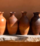 石台上摆放的陶制花瓶素材8796#横屏 