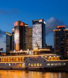 上海黄浦江游船与城市夜景9235#横屏 