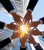 商务人士写字楼前团队聚力3912#横屏 