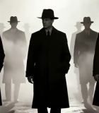 戴礼帽穿风衣男人群体行走11725#横屏 