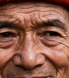 戴红帽老人面部特写2845#横屏 