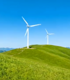 山丘上的风力发电机3782#横屏 