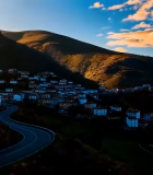 山间公路与村庄全景3073#横屏 