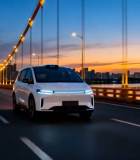 大桥上行驶的新能源汽车7613#横屏 