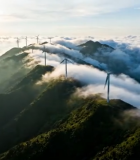 山顶云海中的风力发电机组3585#横屏 