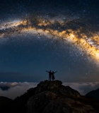 山顶情侣赏星空银河940#横屏 