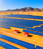 沙漠中太阳能光伏电站全景13072#横屏 