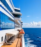 大海上航行的游轮外观9469#横屏 