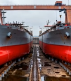 船坞中两艘货船的停泊画面6733#横屏 