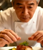 厨师在厨房摆盘美食4447#横屏 