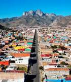 城镇彩色房屋与远山全景6420#横屏 