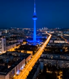 城市夜景中的高耸电视塔11567#横屏 