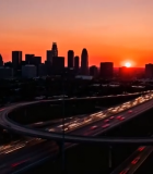 城市黄昏高速公路与天际线1388#横屏 