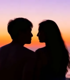 情侣海边日落时亲吻12238#横屏 