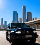 城市高架上行驶的黑色越野车4055#横屏 