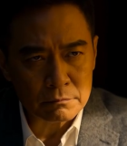 桌边沉思的西装男子735#横屏 