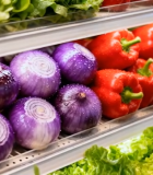 超市货架上的新鲜蔬菜338#横屏 