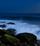 月夜下海浪拍打覆雪礁石1697#横屏 