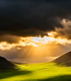 草原山谷阳光穿透乌云景象9171#横屏 