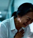 医院走廊女人痛苦扶墙2960#横屏 