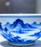 博物馆展柜中的青花瓷碗12784#横屏 