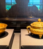 博物馆展示古代金质文物7108#横屏 