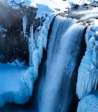 冰雪覆盖的瀑布景观543#横屏 