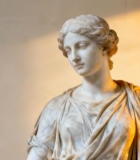 博物馆内古典女性雕塑7182#横屏 