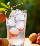 玻璃杯荔枝冰块饮品特写7443#横屏 