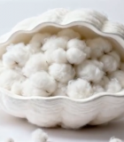 贝壳内盛放的棉花特写9540#横屏 