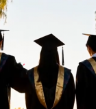 毕业生户外手持证书背影画面11305#横屏 