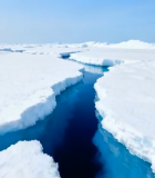 北极冰川裂缝景观12788#横屏 